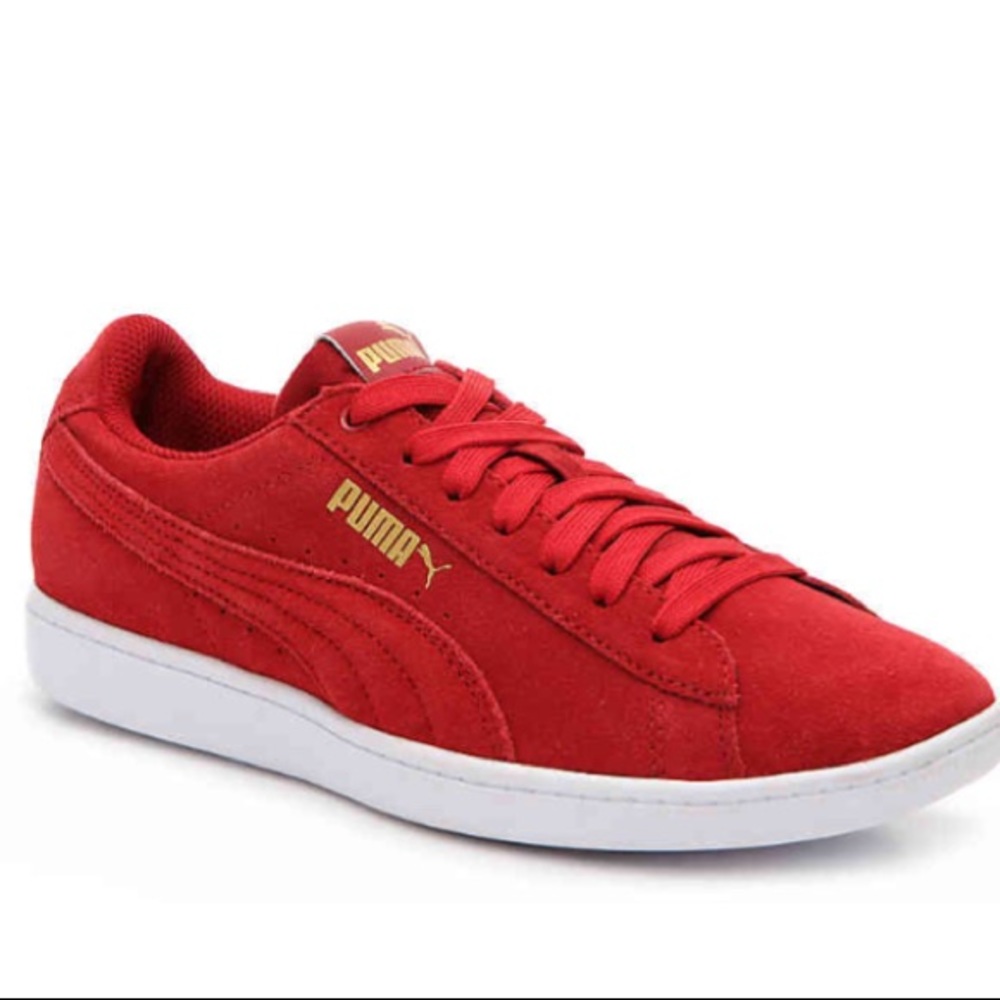 Vikky Lo suede Puma sneakers!